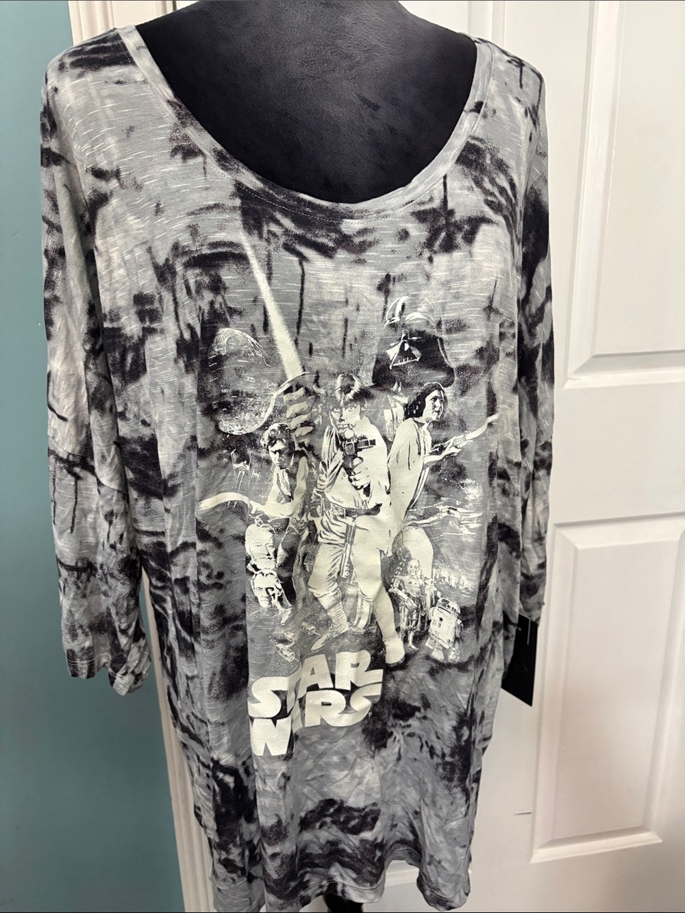 Star Wars Black & White Tie-Dye 3/4 Length Sleeve Graphic Top